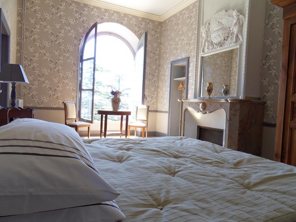 Chateau De Clermont-Saves Bed & Breakfast ลีส์-ชูร์แด็ง ห้อง รูปภาพ