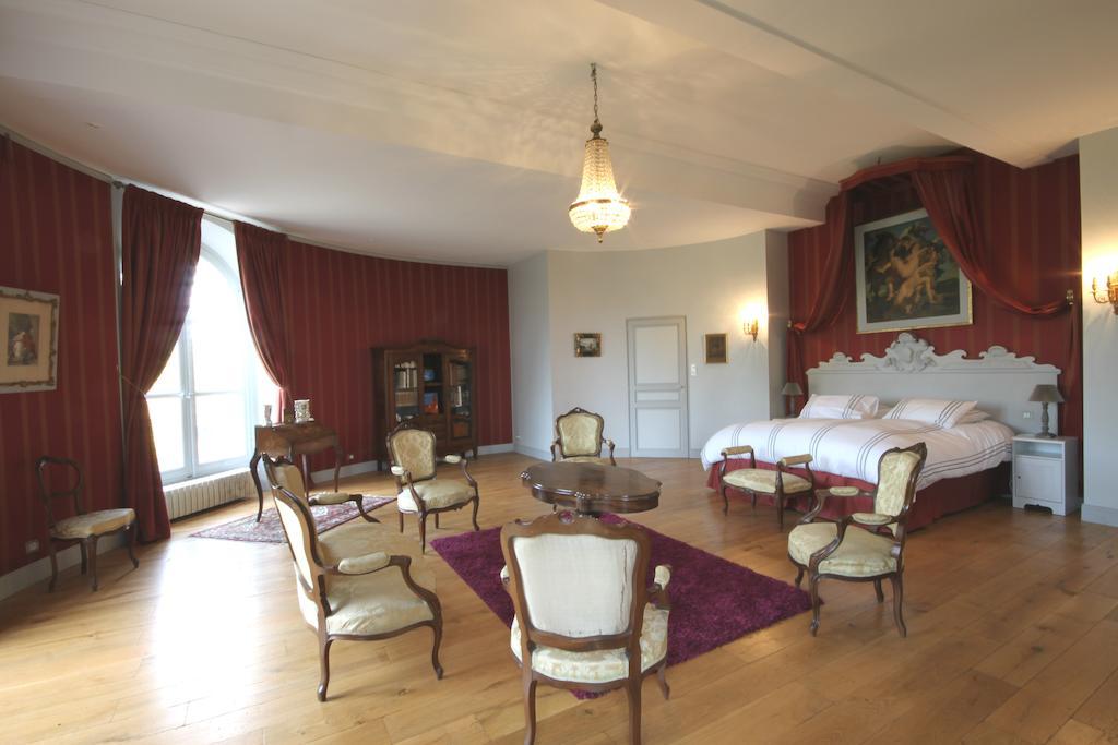 Chateau De Clermont-Saves Bed & Breakfast ลีส์-ชูร์แด็ง ห้อง รูปภาพ