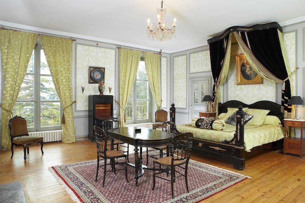 Chateau De Clermont-Saves Bed & Breakfast ลีส์-ชูร์แด็ง ห้อง รูปภาพ