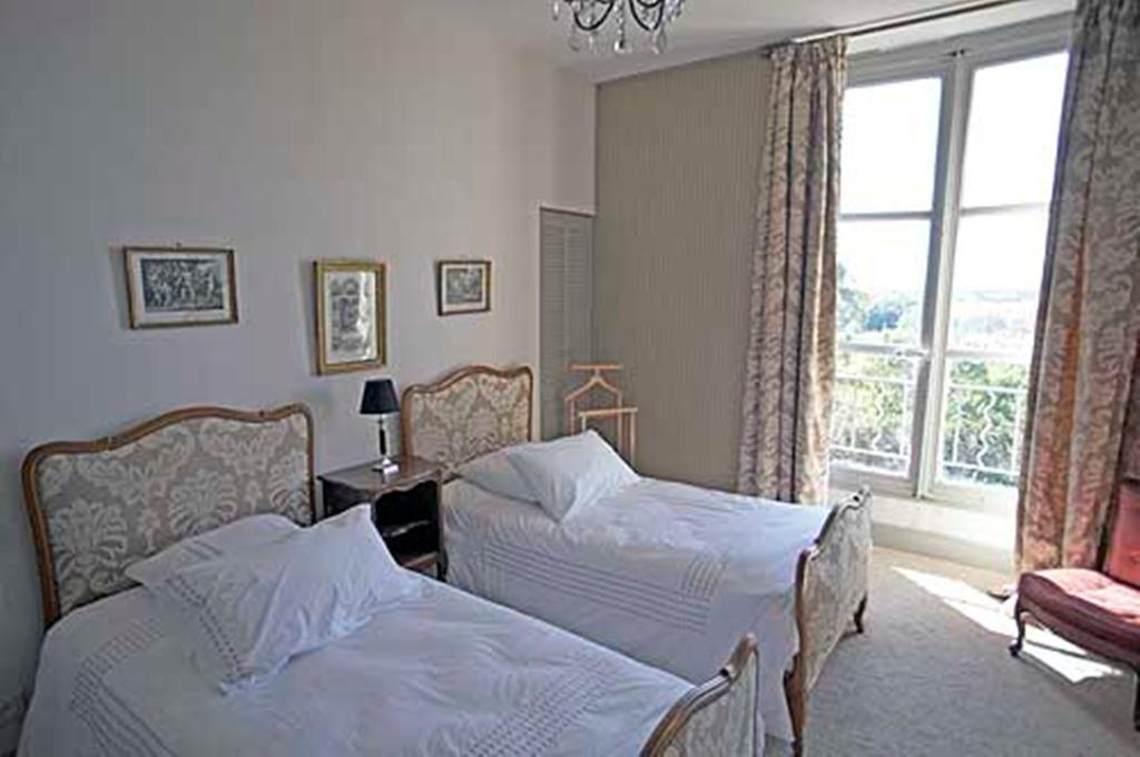 Chateau De Clermont-Saves Bed & Breakfast ลีส์-ชูร์แด็ง ห้อง รูปภาพ