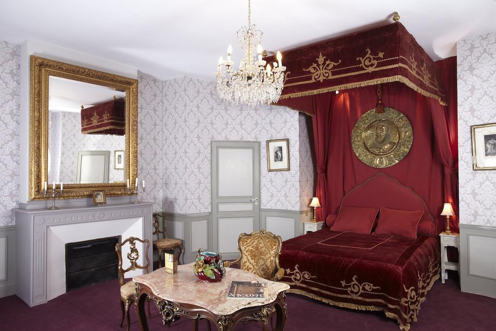 Chateau De Clermont-Saves Bed & Breakfast ลีส์-ชูร์แด็ง ห้อง รูปภาพ