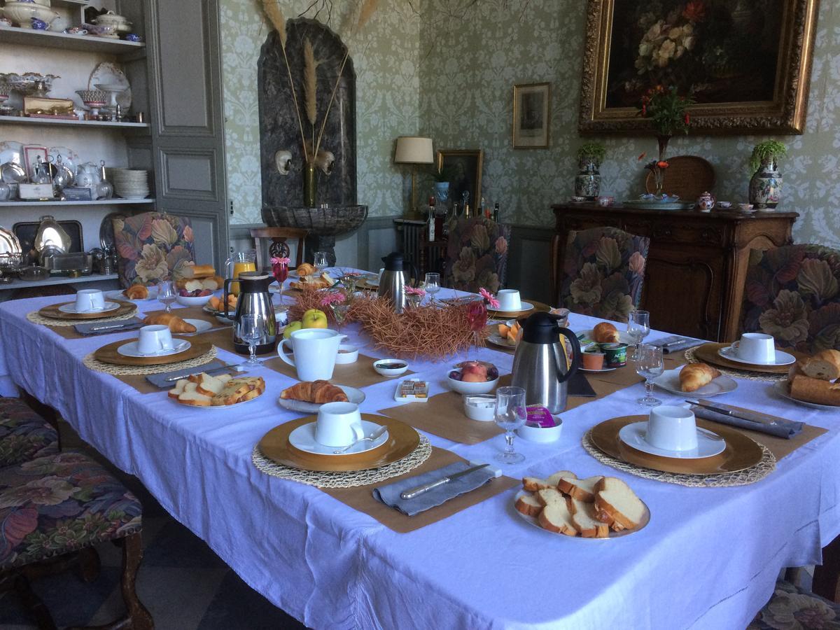 Chateau De Clermont-Saves Bed & Breakfast ลีส์-ชูร์แด็ง ภายนอก รูปภาพ